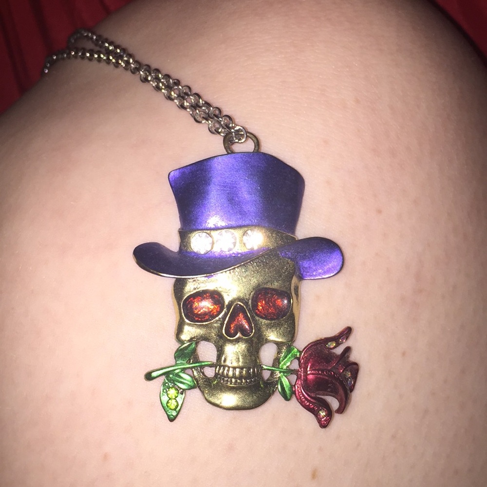 Skull necklace